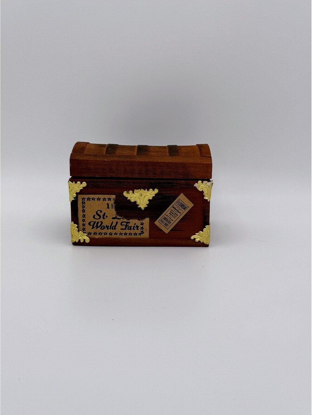 1:12 Miniature 1904 St. Louis World’s Fair Wooden Trunk by Price Taiwan